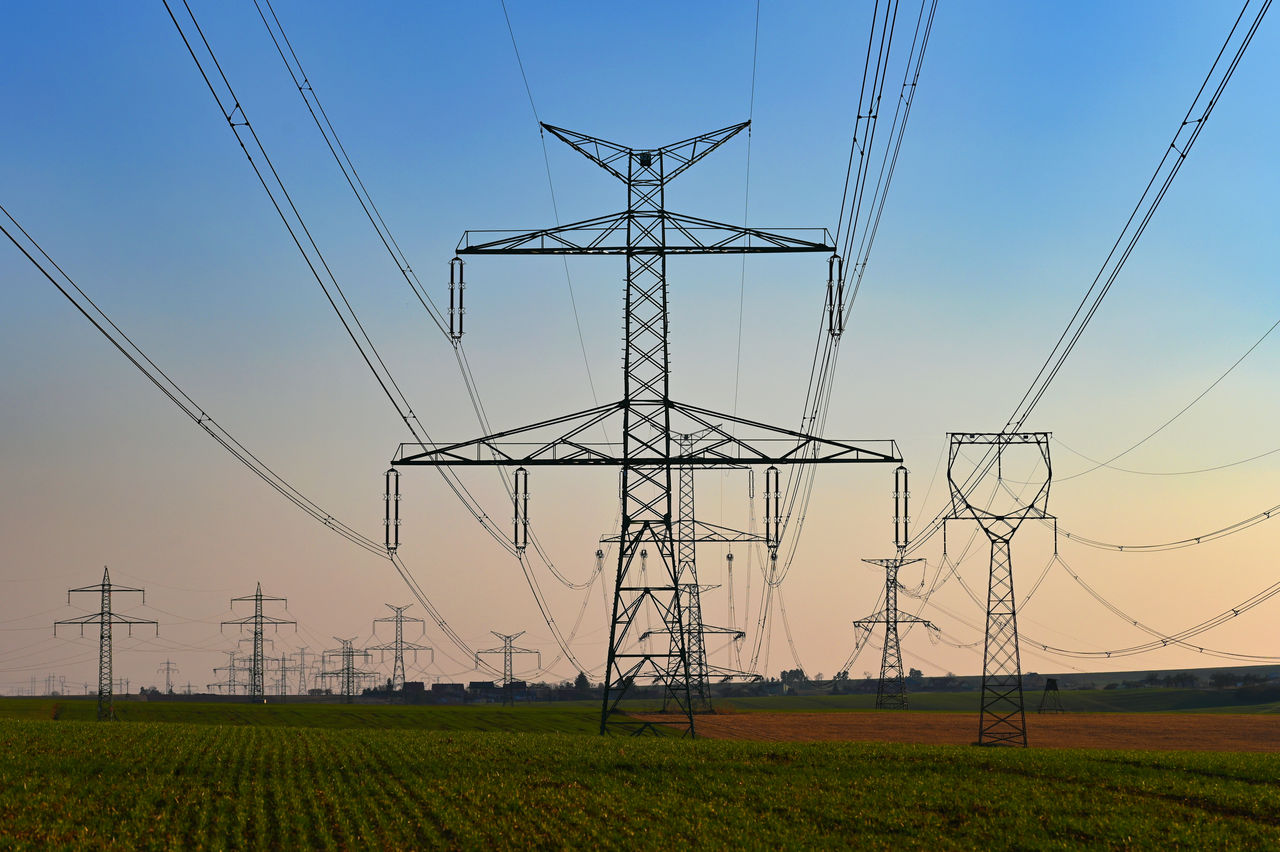 Power towers of a power plant to carry energy 